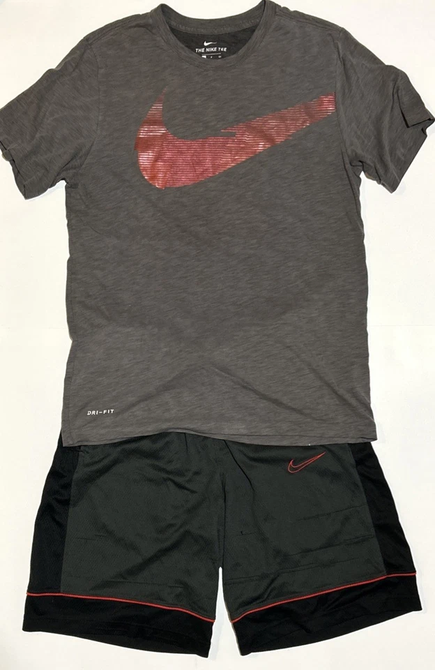 Men's Nike Mixed lot Dri-Fit Shirts/Shorts/Pants Size S - Image 4 of 4