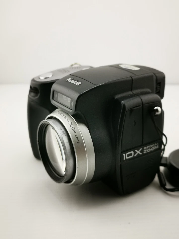 Black Kodak EasyShare DX6490 4.0MP 10x Zoom LCD Digital Camera Tested - Image 2 of 4