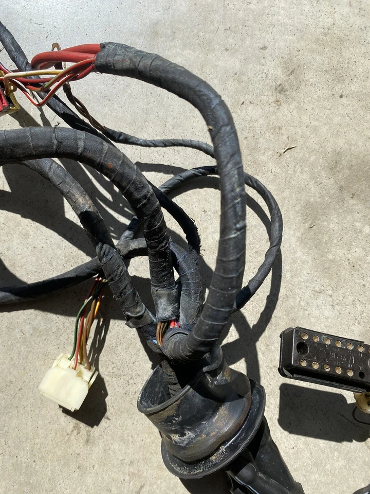 Porsche 944 Turbo 951 1986 bahía de motor, faros, ventiladores de refrigeración arnés de cableado Foto 4 de 4