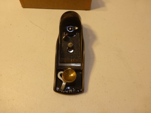 Stanley no. 9 1/2 adjustable throat block plane w/ Box - Picture 4 of 12