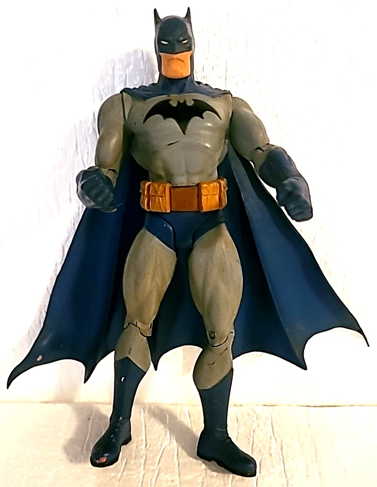 Figura de acción suelta DC Direct HUSH BATMAN serie 1 2004 7" sin plataforma con capa Foto 2 de 4