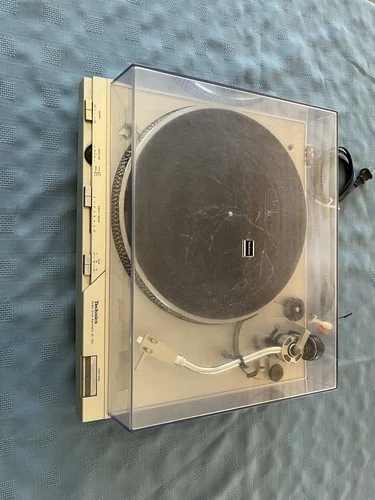 TECHNICS SL-D3 DIRECT DRIVE AUTOMATIC TURNTABLE