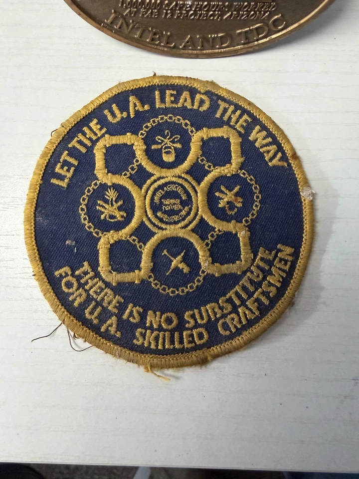 Retro PUMBERS PIPEFITTERS STEAMFITTERS UA All the Way Clásico Azul Dorado Parche 4" Foto 4 de 4