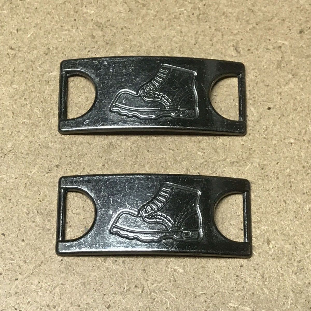 2 PCS Replacement Metal Shoe laces Tag Buckles Boot Laces Keeper