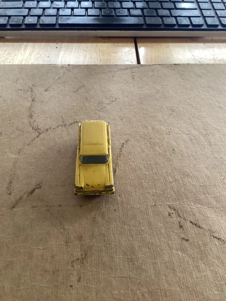 Rare Lesney Matchbox American Ford Station Wagon.Red Base 4 light version. - Image 3 of 4