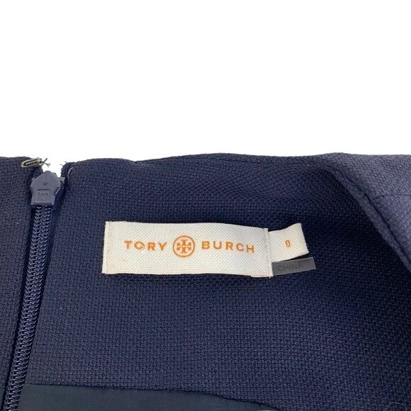 Abito completo plissettato blu navy taglia 0 Tory Burch scollo a V senza maniche professionale