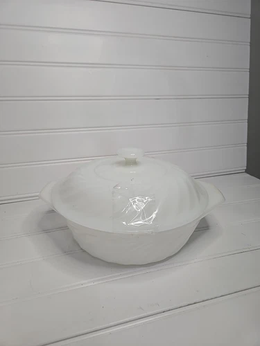 Vintage Fire King Round 1.5 QT Milk Glass Casserole Dish Swirl Design With Lid
