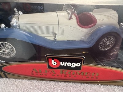 BBURAGO 1:18 SCALE 1932 AFLA ROMEO 2300 SPIDER DIE CAST NEW IN BOX crease