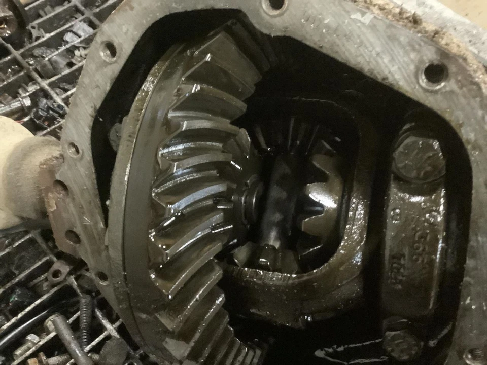 Carrier Front Axle From 8501 GVW 4.10 Ratio Fits 83-97 FORD F250 PICKUP 347741 - Image 2 of 4