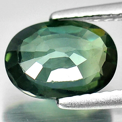 Green Sapphire 2.06 Ct. VS Oval Shape 9.6 x 7 Mm. Natural Gemstone Thailand - Image 3 of 4