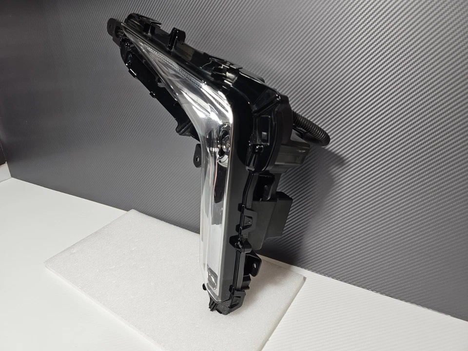 Lexus LX570 OEM LED Left Fog Light 2016 2017 2018 2019 2020 2021 Foto 2 de 4