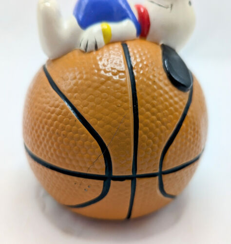 1958 1966 United Features Syndicate Snoopy on Basketball Keramik Bank - Bild 3 von 6