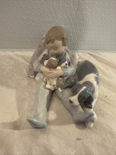 Lladro "Sweet Dreams" Boy Sleeping With Puppies Glossy Porcelain Figurine #1535 - Picture 8 of 10