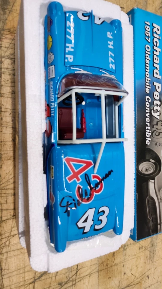 1957 Oldsmobile Convertible Limited Edition Richard Petty/Dale Inman Autographed - Image 4 of 4