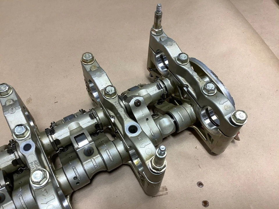 2006 ACURA TSX 2.4L I4 VTEC GASOLINE ENGINE MOTOR CAMSHAFT HOUSING BRACKET OEM+ - Image 4 of 4