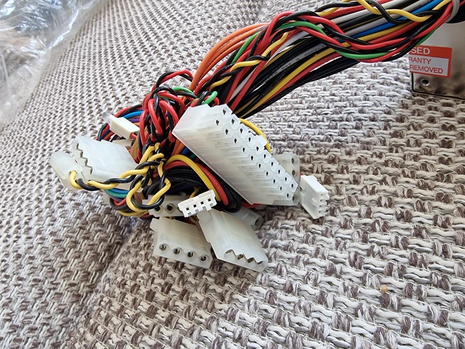 ZIPPY EMACS 250W Redundant ATX PSU (2x250W) Server, Workstation, industrial 24H - Image 3 of 4