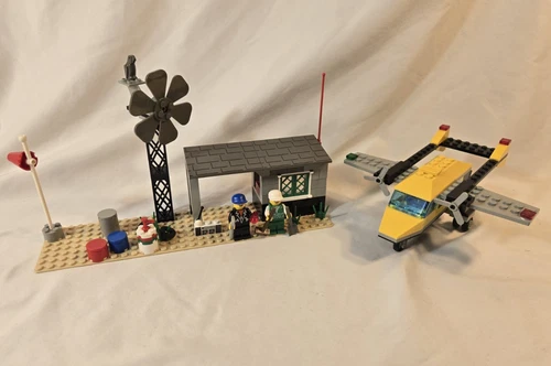 Vintage (1997) LEGO Town: Outback Airstrip (6444) Complete; No Instructions