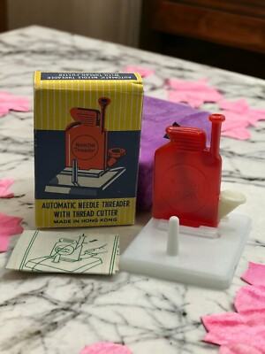 Vintage  Plastic Automatic Needle Threader w/ Thread Cutter