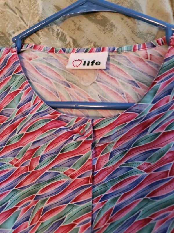 Cherokee Med? Lab Coat Blue/green/red