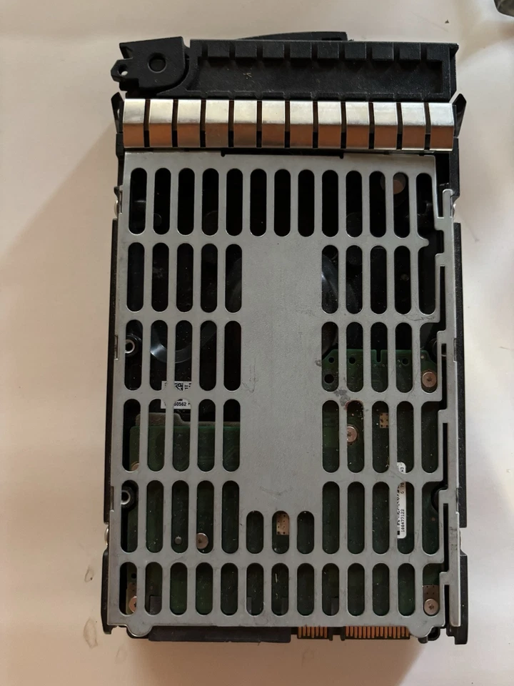 Seagate 9CA 152-783 / ST2350310NS/ GB0250C8045 250GB 7200RPM 3.5" SATA W/CADDY - Image 2 of 2