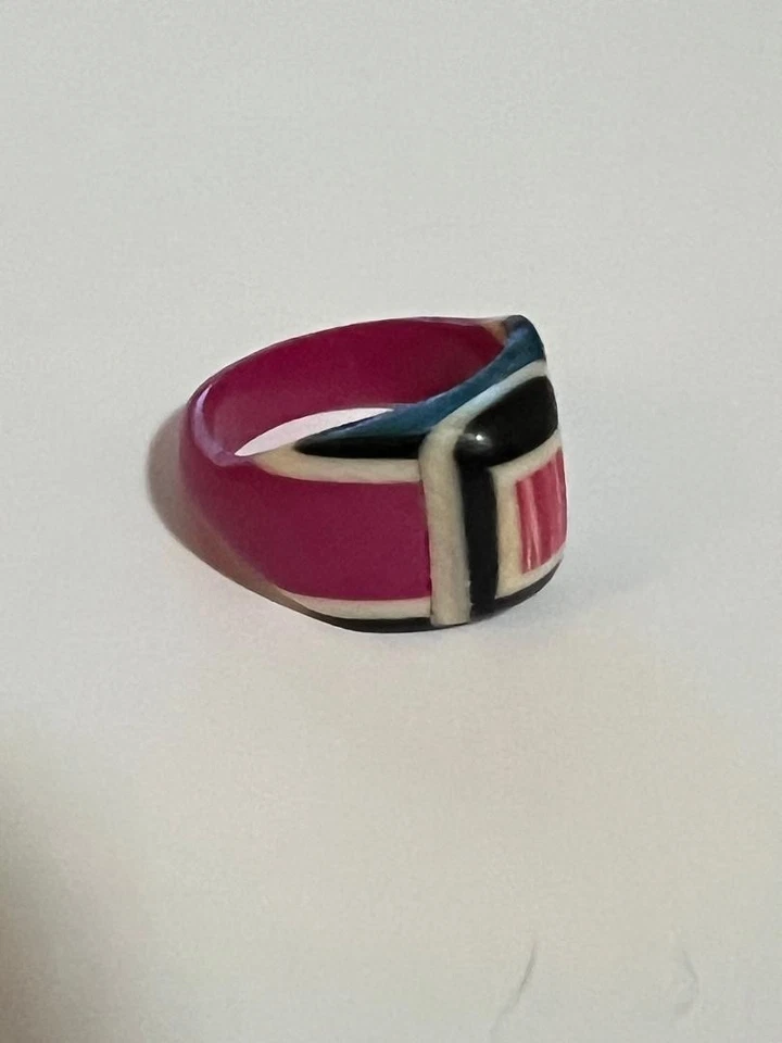 HANDCRAFTED VINTAGE CELLULOID RING,  SIZE 10, SIGNED BY CRAFTSMAN - Image 3 of 4