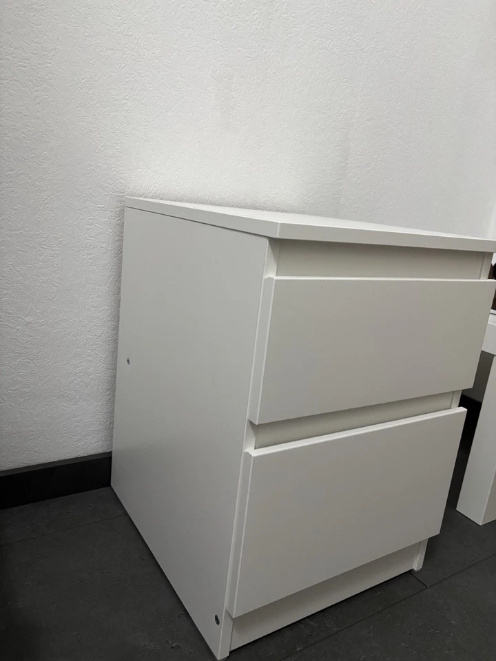 Nachttisch - Bild 3 von 4