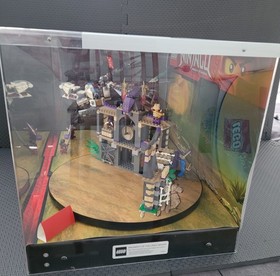 LEGO Ninjago 70748 Titanium Dragon & 70749 Enter the Serpent Store Display 2014