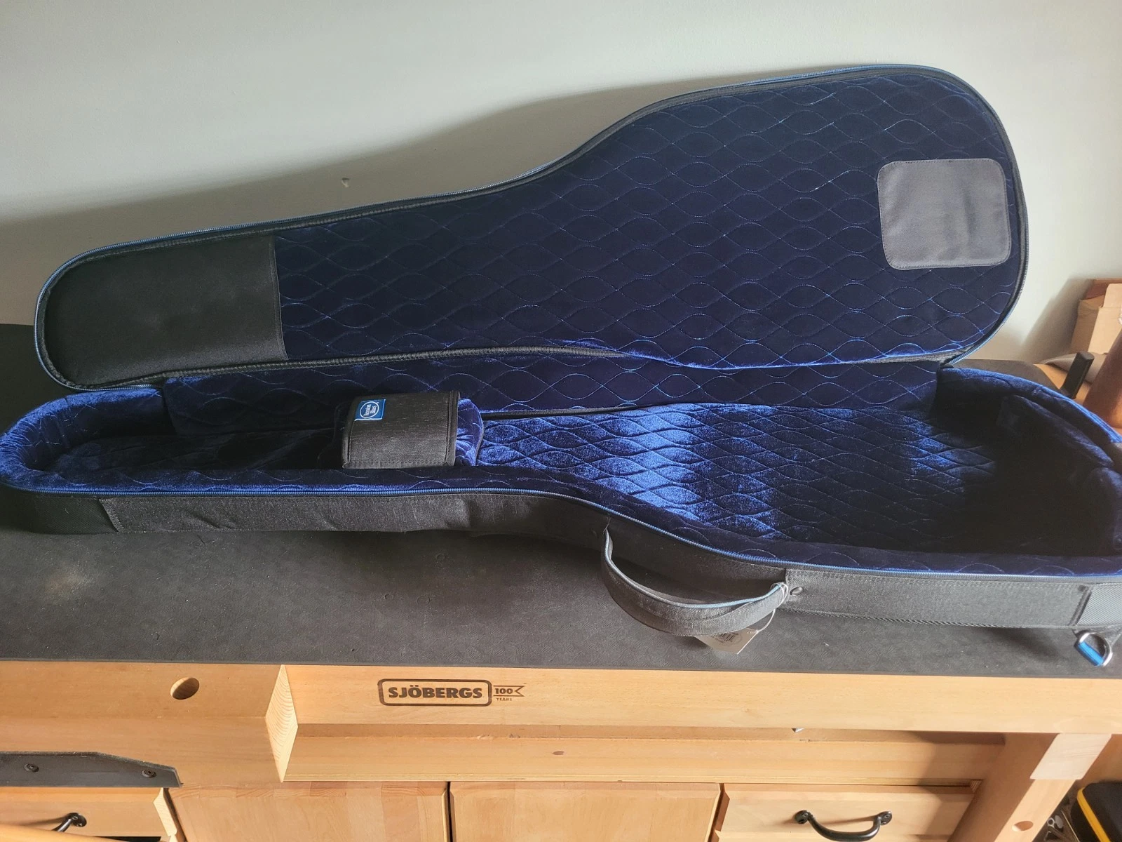 Squier 40th Anniversary Vintage Edition P-Bass w/ Reunion Blues Continental Bag image 10