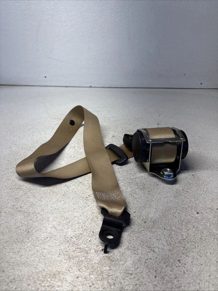 06-08 Cinturón de seguridad delantero derecho beige OEM Mercedes W164 ML63 AMG GL450 Foto 2 de 4