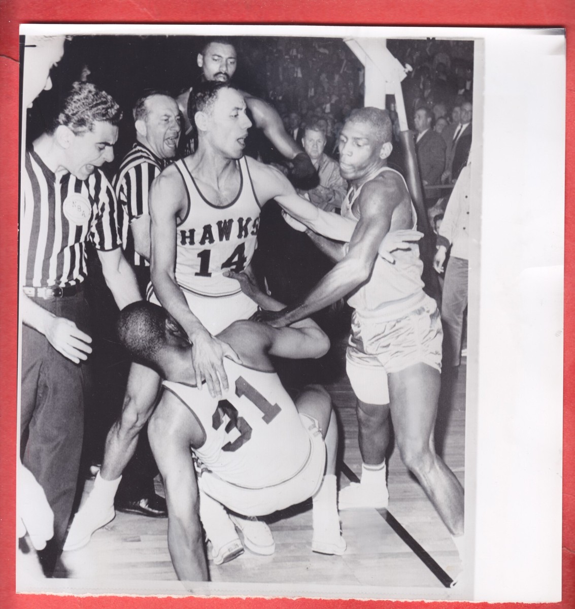 1964 HAWKS vs WARRIORS FIGHT 8 X 9 WILT , LEN WILKINS , ATTLES