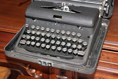 Collectible Vintage Arrow Typewriter With Case Full Functioning | eBay