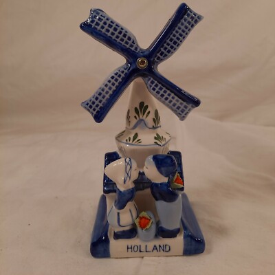 Handpainted In Delft Blue Colour Holland Dutch Boy And Girl Kissing In Fron...