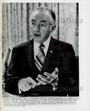 1972 Press Photo Maurice Stans speaks at a Washington news conference