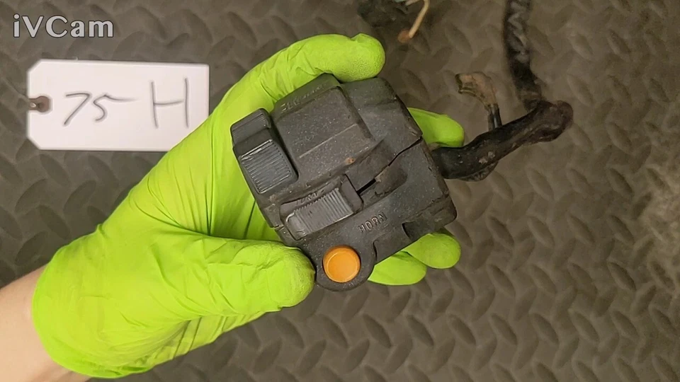 Señales bocina clip izquierdo honda cb650 cb750k cb900c 35200-425-672 Foto 3 de 4