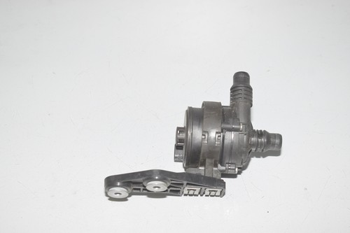 BMW G31 520d Zusatzkühlmittelpumpe Wasserpumpe 8474820 17618474820