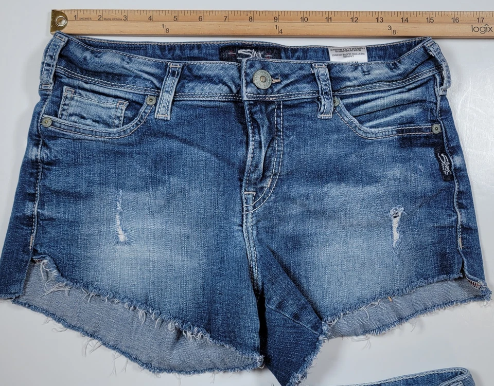 Silver Jeans Shorts Lot 29 Berkley+Aiko Stretch Distressed Denim Frayed Hems - Image 4 of 4