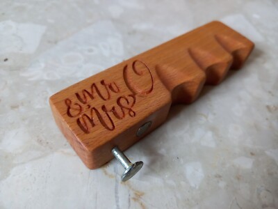Neuheit Flaschenöffner ''Mr & Mrs O'' Kühlschrankmagnet aus Holz #5