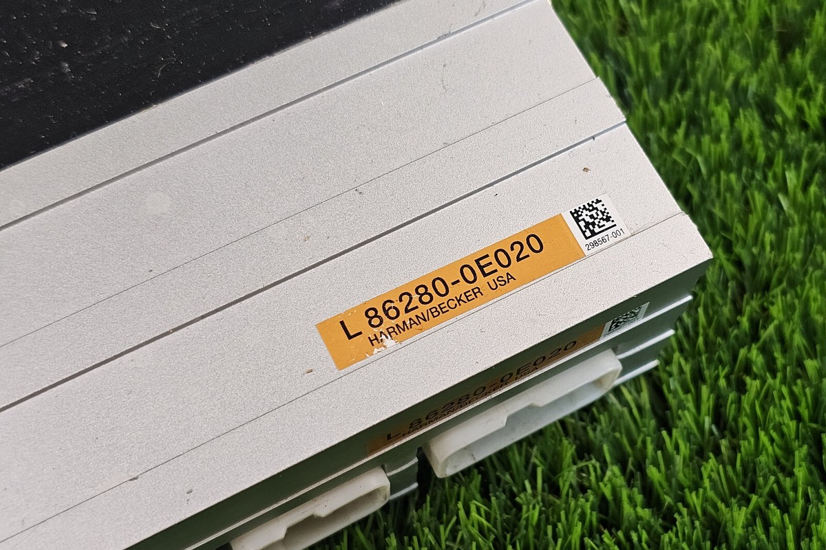 Lexux RX330 RX400H 2004-2007 Mark Levinson factory Amplifier 86280