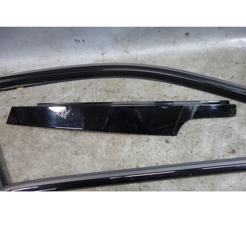 18-24 BMW G01 X3 F97 Right Front Door Exterior Trim Shadowline Gloss Black OEM - Picture 2 of 5