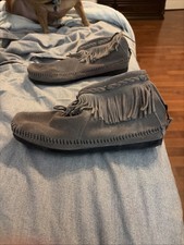 Minnetonka Womens Moccasin Hi Top Boot Size 8...