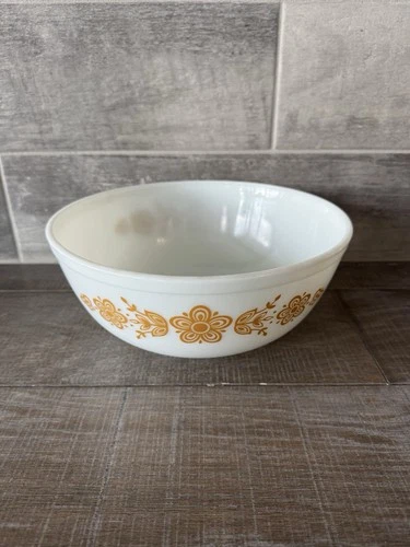 VINTAGE PYREX BUTTERFLY GOLD PATTERN ROUND NESTING MIXING BOWLS #404 (4qrts)