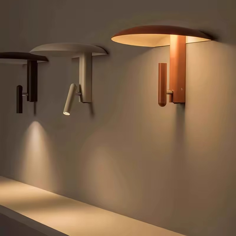 Applique murale rotative Konoha LED noire en métal design art déco pour chambre