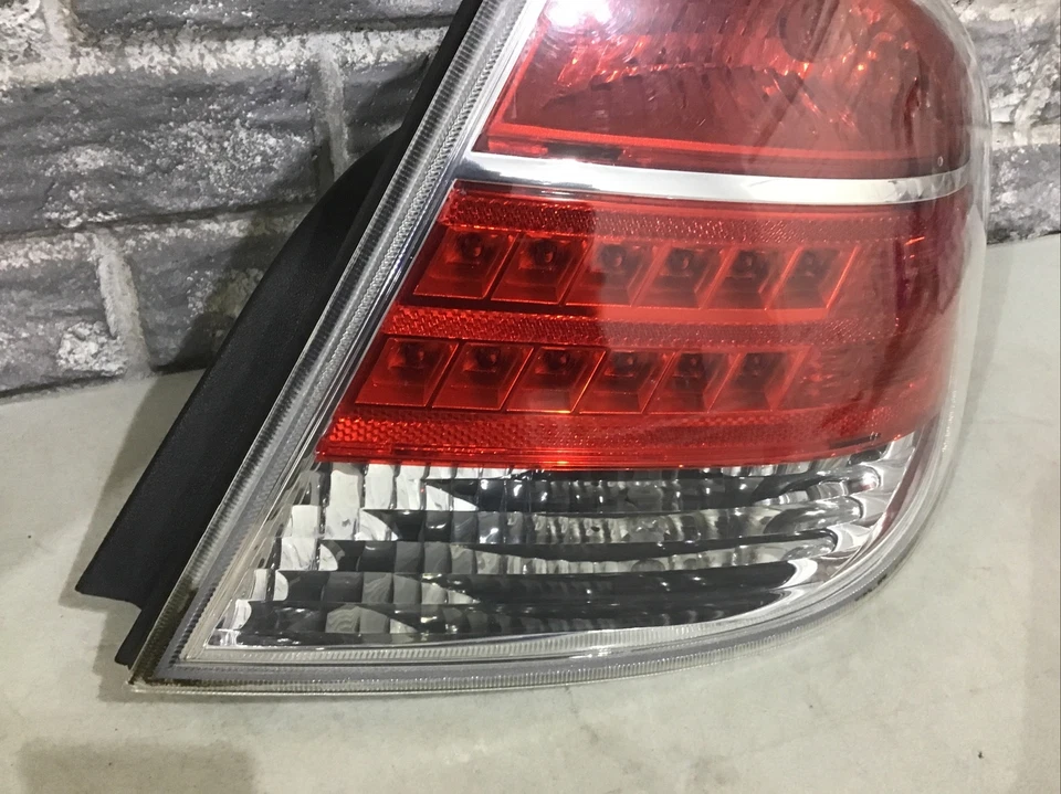 Luz trasera derecha Saturn Aura 2007 2008 2009 (lado del pasajero) OEM, completa Foto 2 de 4