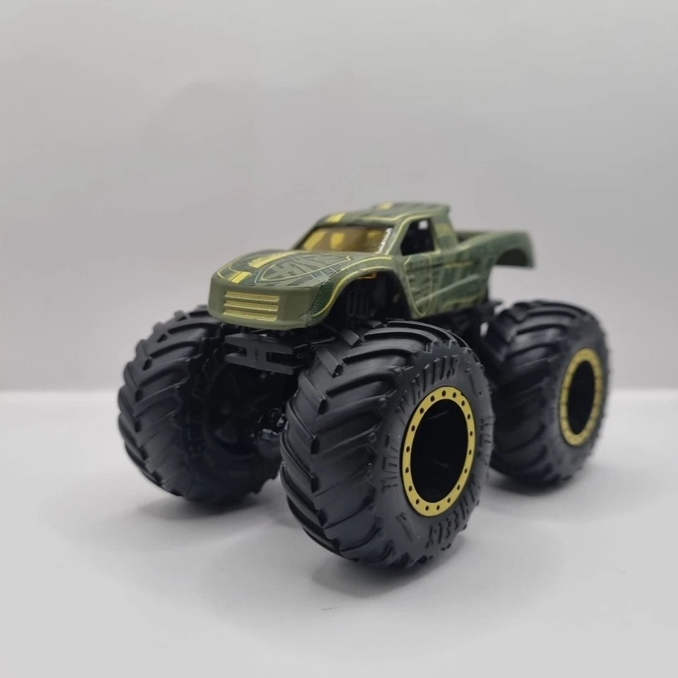 Monster Trucks Stealth Smashers 2020 Hot Wheels unidad táctica 1:64 Foto 3 de 4