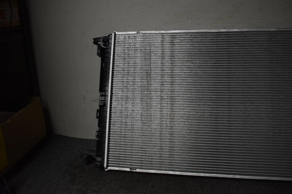 Audi S4 2017-2019 radiador recambio mercado Foto 2 de 4