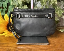 COACH BLACK PENELOPE MEDIUM SMOOTH LEATHER WRISTLET WALLET CARD COIN HOLDER
