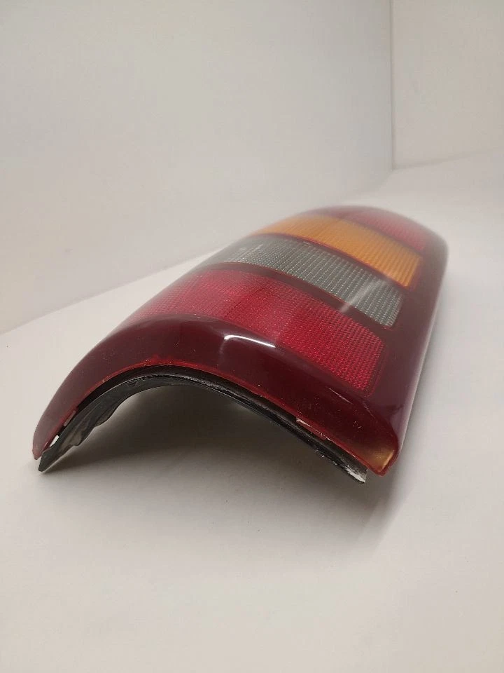 99-03 GMC SIERRA 1500 PICKUP LH conductor luz trasera izquierda lado deportivo 19169012        Foto 3 de 4