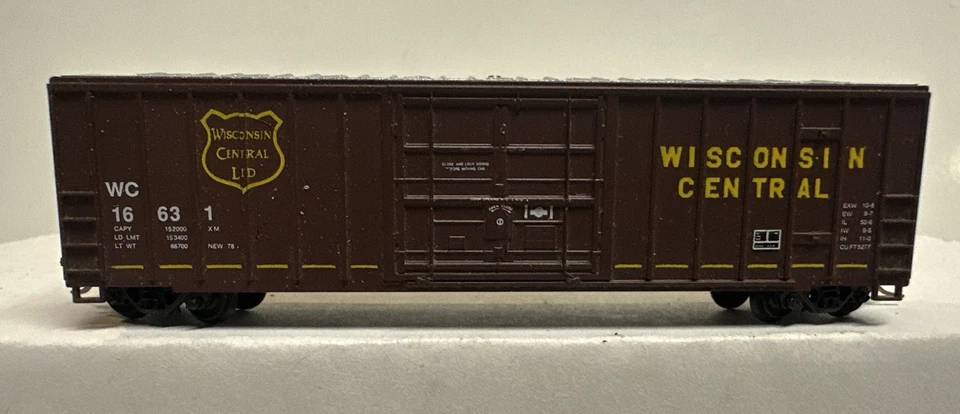 Roundhouse N Scale Lot Of 4 Wisconsin Central 50' Box Cars Knuckle Couplers - Image 3 of 4