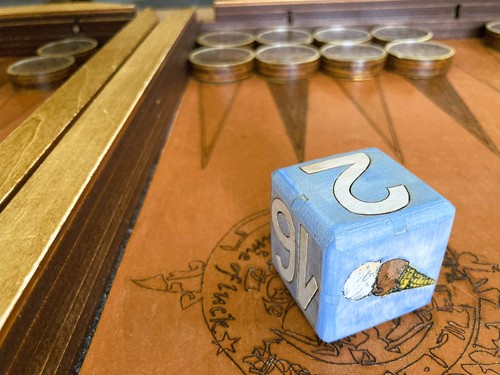 Double Scoop Vanilla-Choco : Doubling Cube for Backgammon - 36mm - Picture 4 of 12