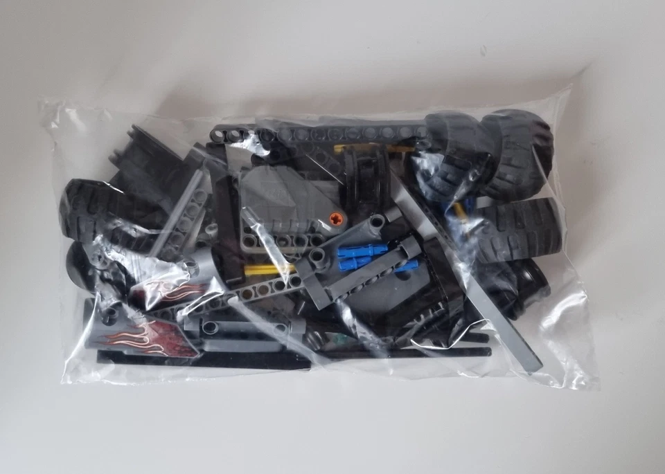 LEGO Technic 42090 Getaway Truck, foto 4 di 4